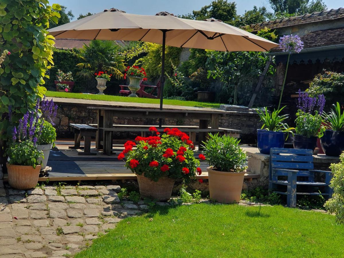 Bed and Breakfast Les Glycines Ury Esterno foto