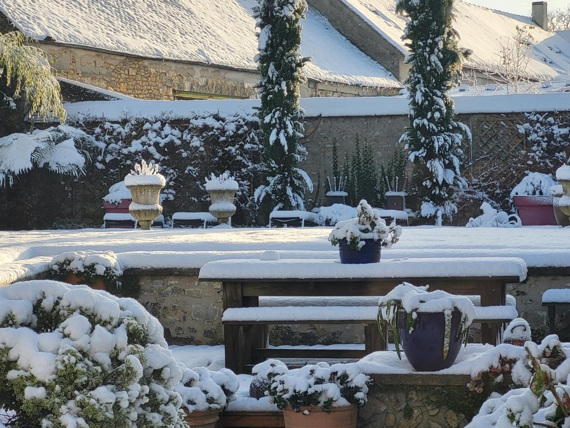 Bed and Breakfast Les Glycines Ury Esterno foto